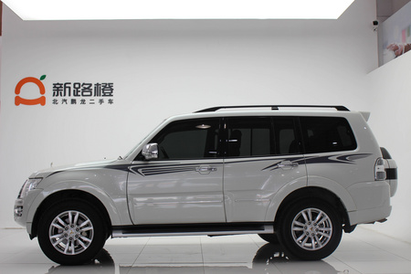 滨州二手三菱帕杰罗 2018款 帕杰罗97 GLS3.8L 五门中东版 天窗自动